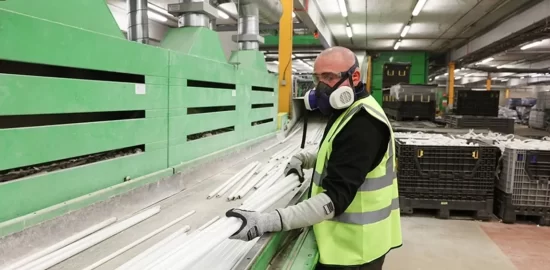 Remanufacturing of fluorescent lamps