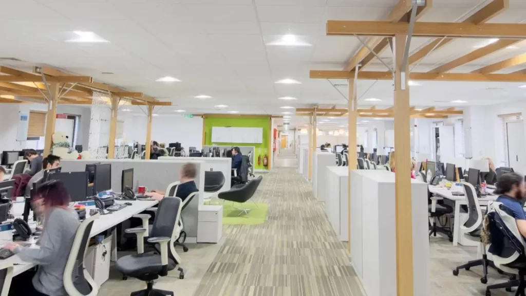 Modern office area using Tamlite Horizon LEDS